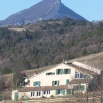 au pied de la montagne le gite des eyssaups